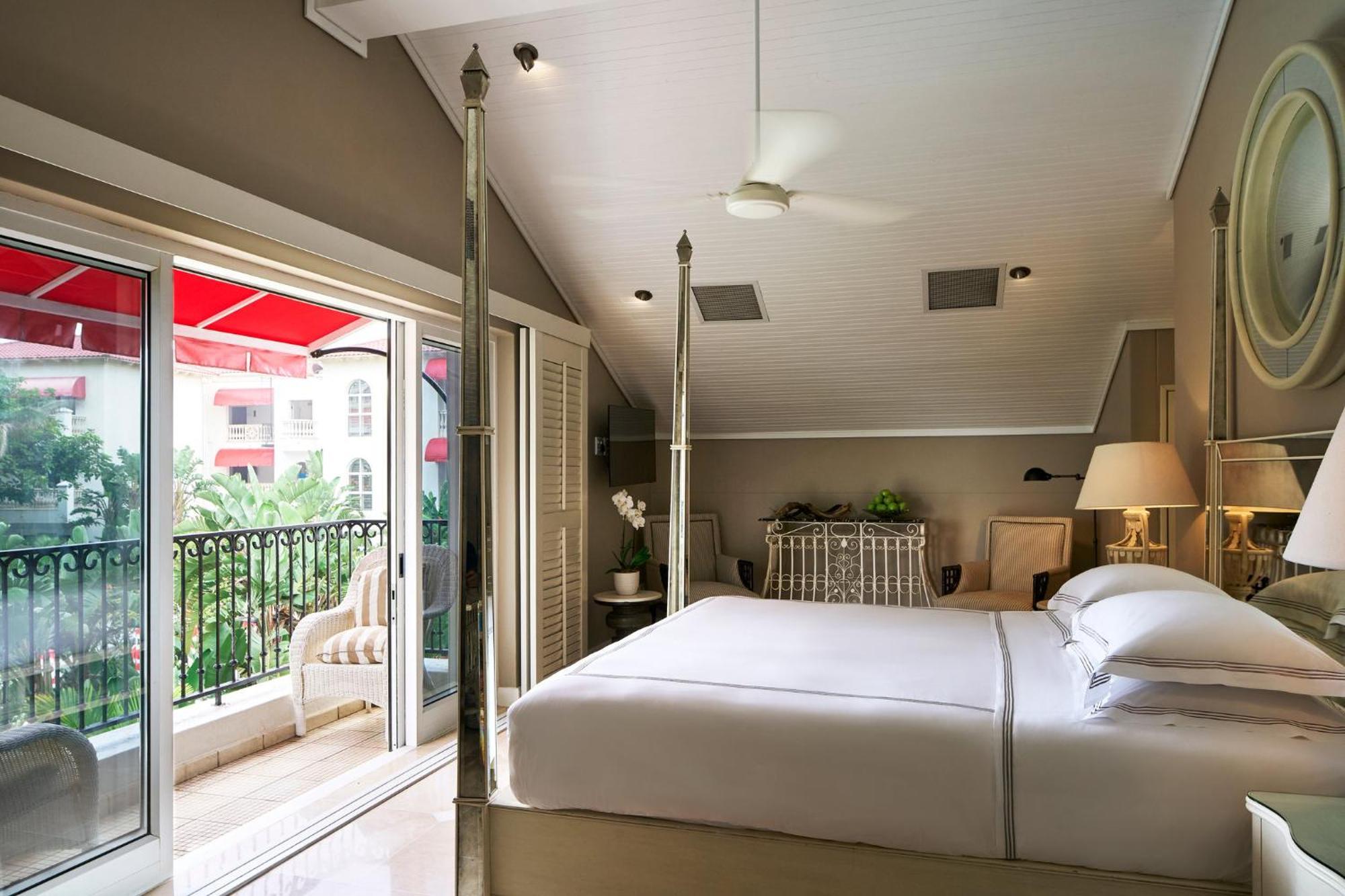 ดิออยสเตอร์บ๊อกซ์ Hotel อัมลังงา ภายนอก รูปภาพ